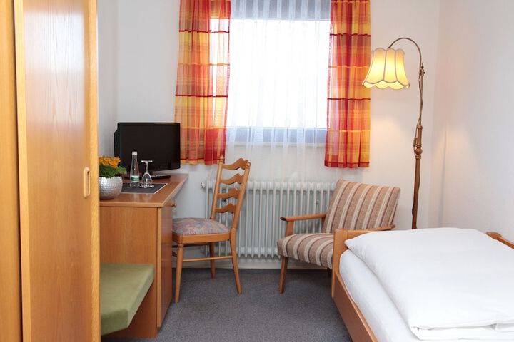 Room 13 of 41