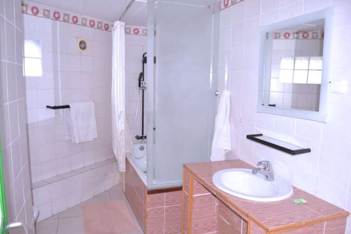 Room 26 of 40