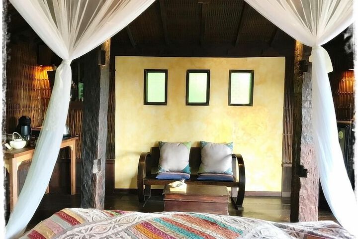 Room 2 of 90