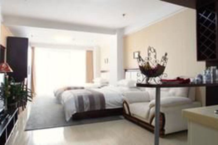 Room 8 of 13