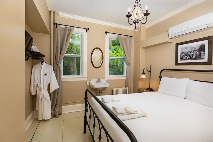 Room 19 of 39