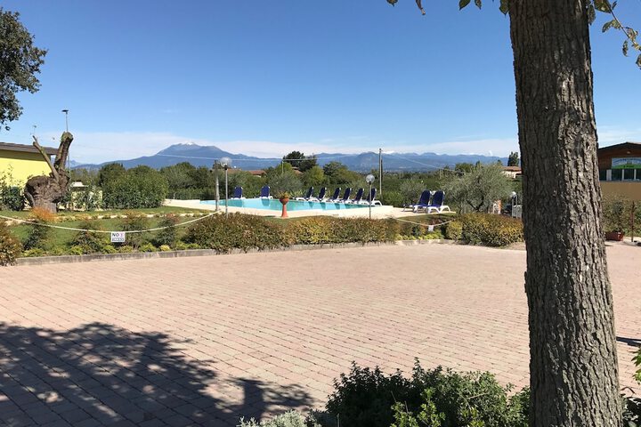 Pool 37 of 64