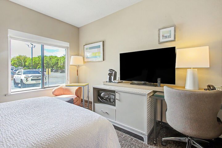 Room 95 of 236