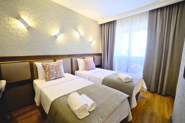 Room 34 of 83