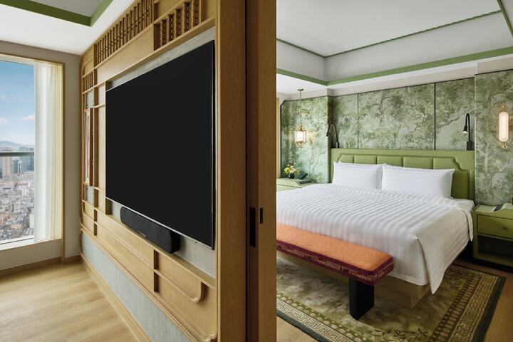 Room 13 of 37