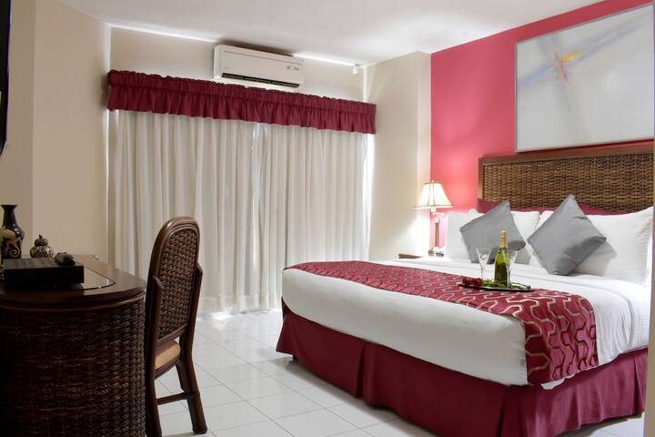 Room 8 of 30