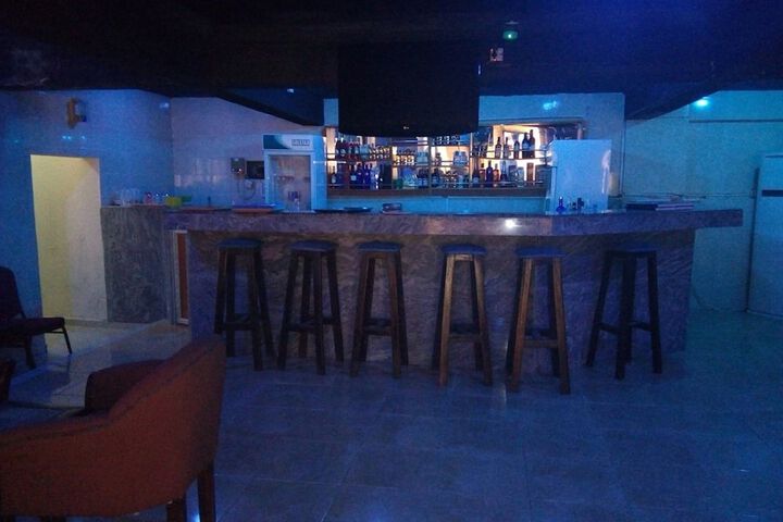 Lounge 16 of 16