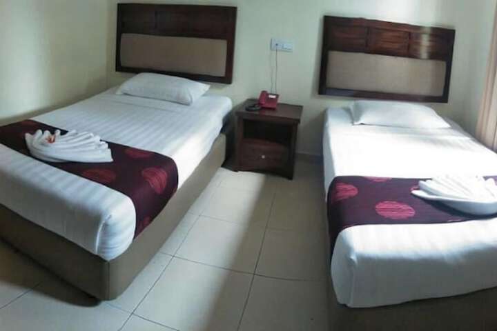 Room 4 of 38