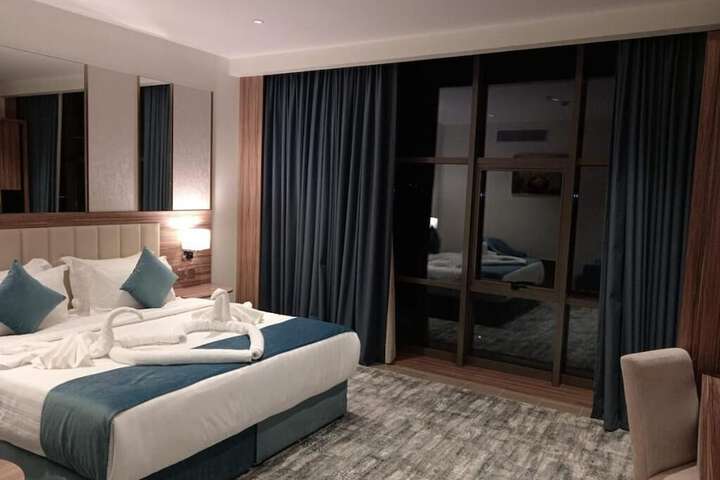 Room 2 of 8