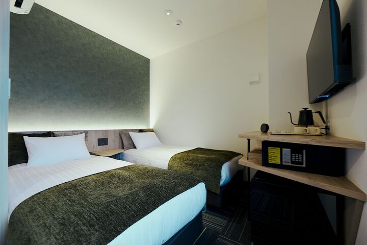 Room 18 of 34