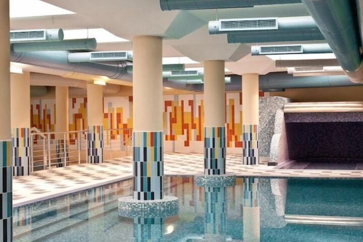 Pool Hotel