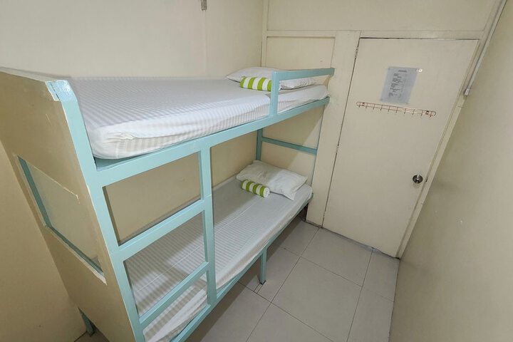 Room 6 of 52