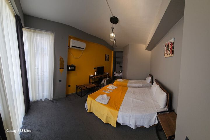 Room 5 of 48