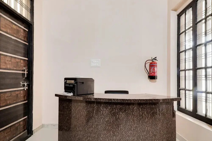 Room 4 of 10