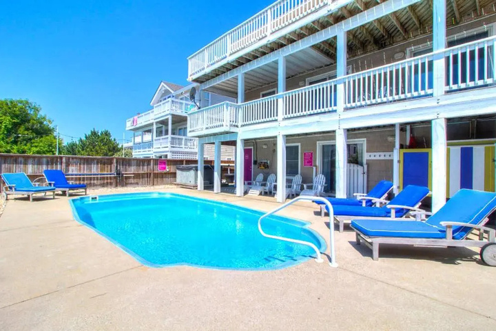 Pool 16 of 24