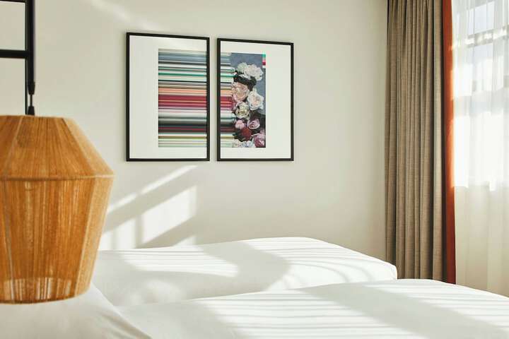 Room 10 of 87