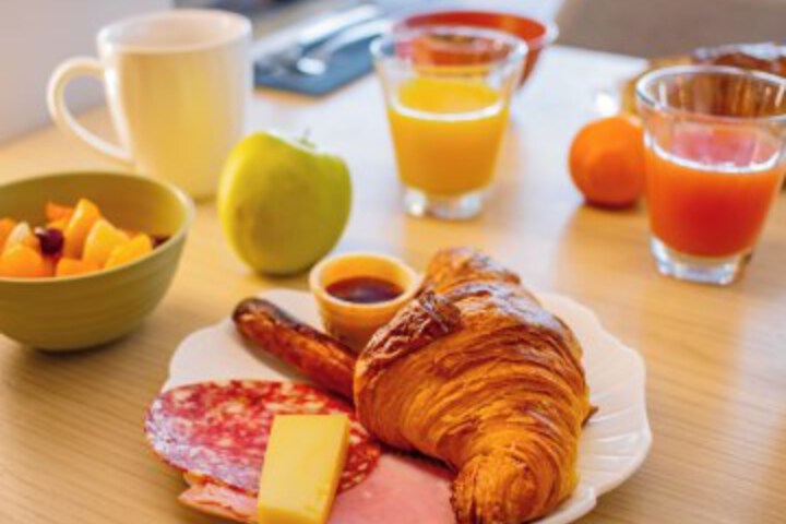 Breakfast/Coffee Service 83 of 98