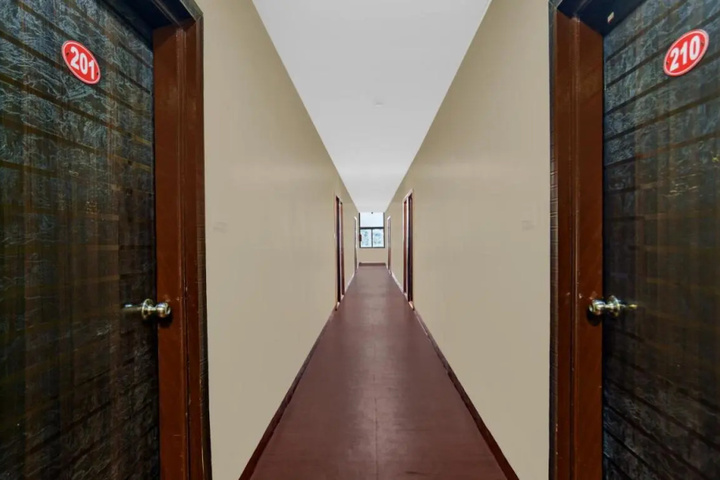 Room 11 of 15