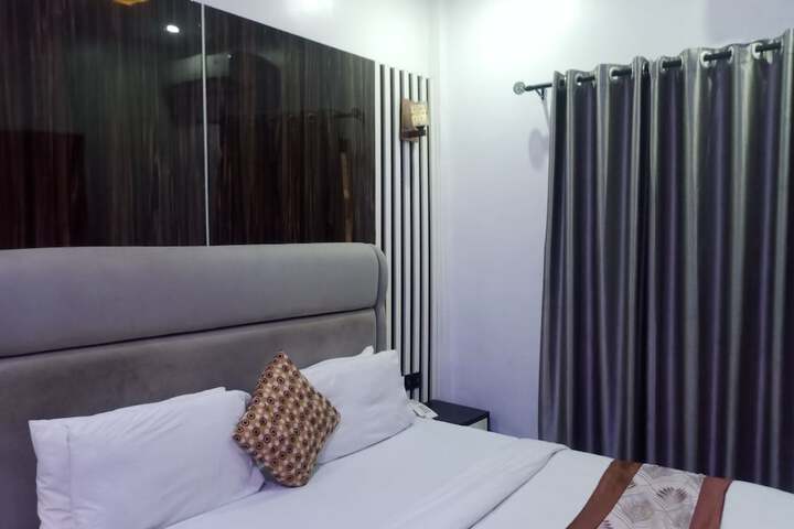Room 30 of 104