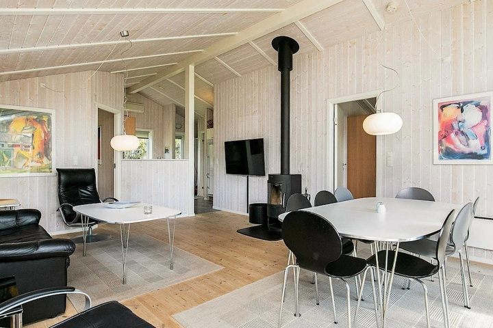 Room 2 of 13