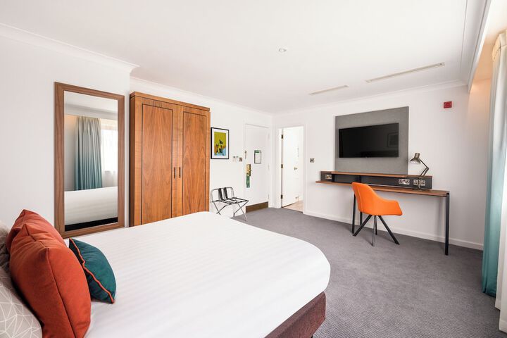 Room 28 of 131