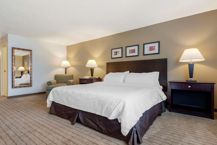 1 King Bed (7 of 12)