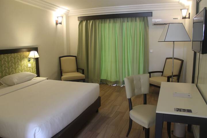 Room 7 of 32