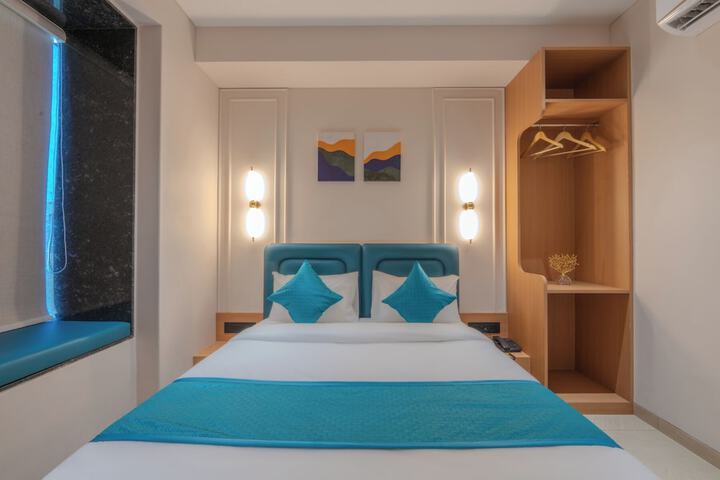 Room 15 of 48