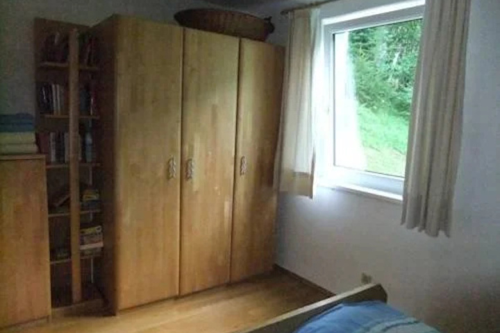 Room 4 of 15