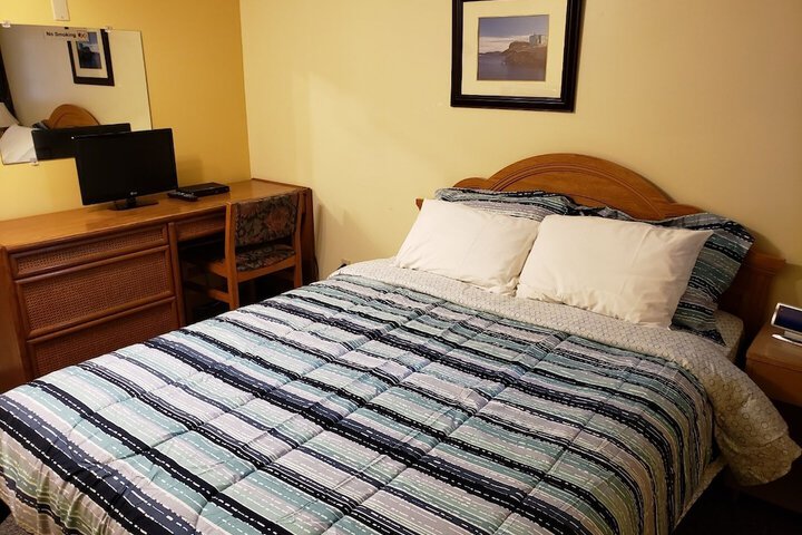 Room 6 of 33