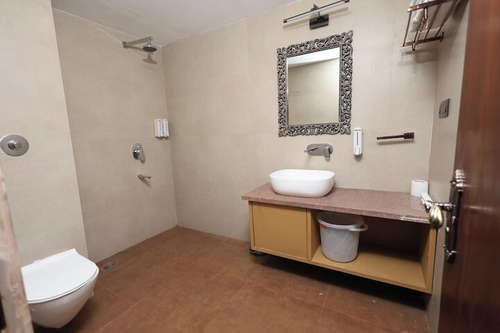 Room 103 of 136