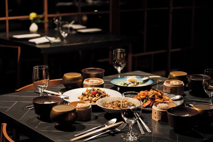 Dining 75 of 99