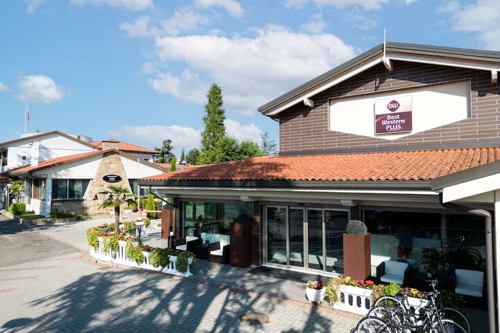 Hotel 96 of 100