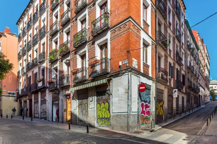 Exterior of 2 bedrooms 1 bathroom furnished - Centro - equipped & stylish - Minty Stay