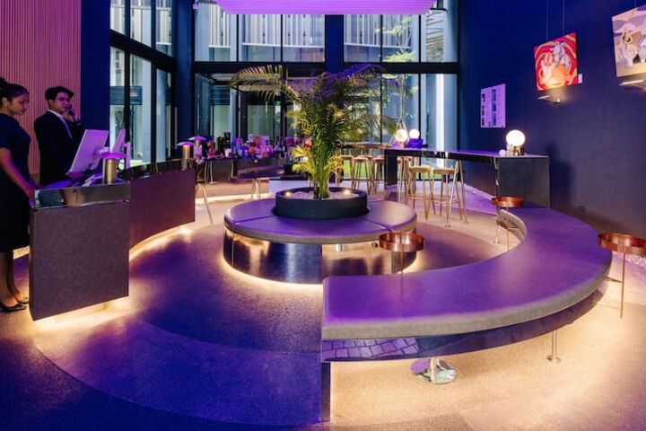 Entrance & Lobby