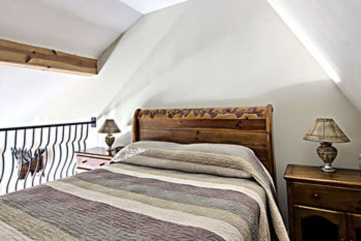 Room 2 of 7