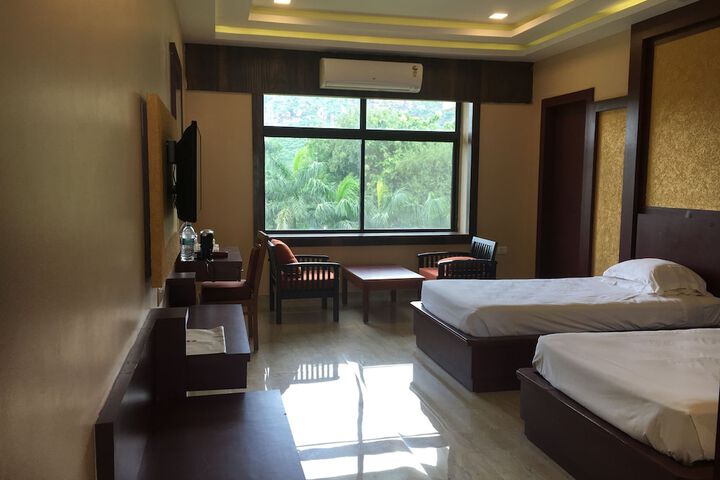 Room 4 of 39