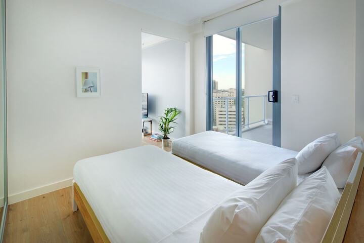 Room 5 of 117