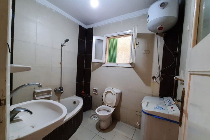 Room 4 of 34