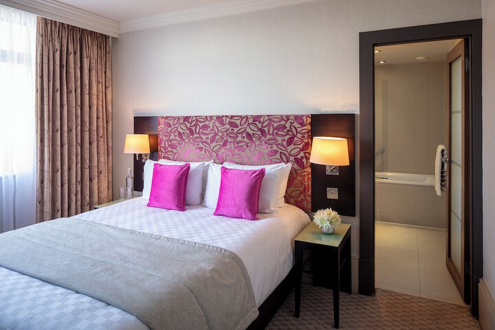 Room 42 of 114