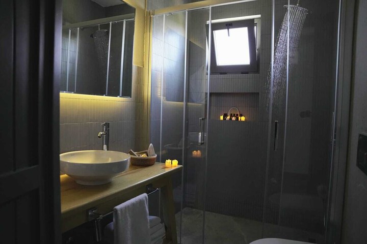 Room 47 of 71