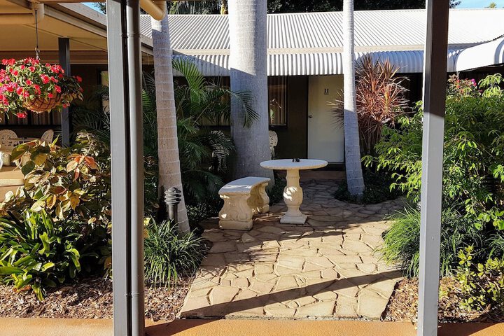 Hotel Exterior 43 of 48