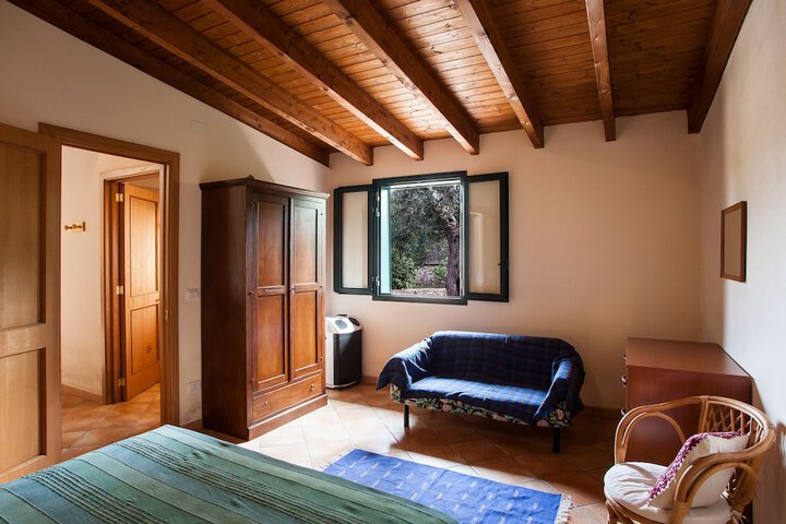 Room 3 of 34