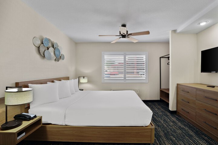 Room 12 of 42