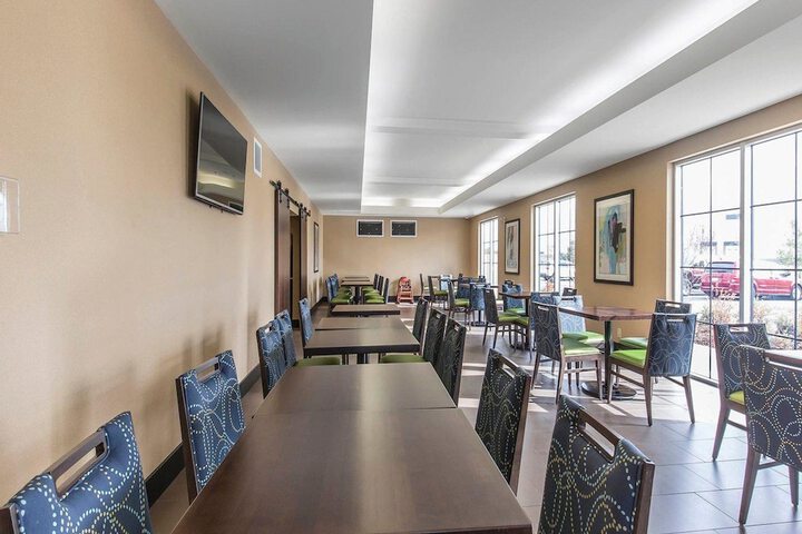 Breakfast/Coffee Service 22 of 27