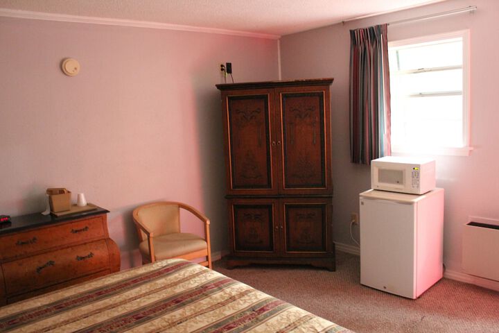 Room 44 of 219