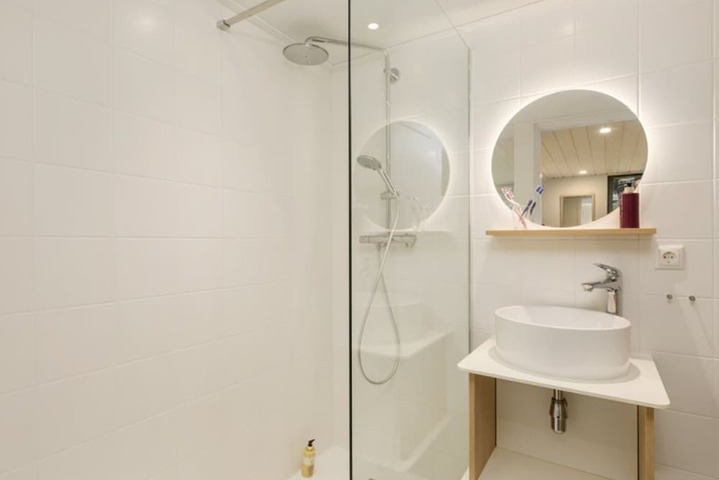 Room 7 of 30