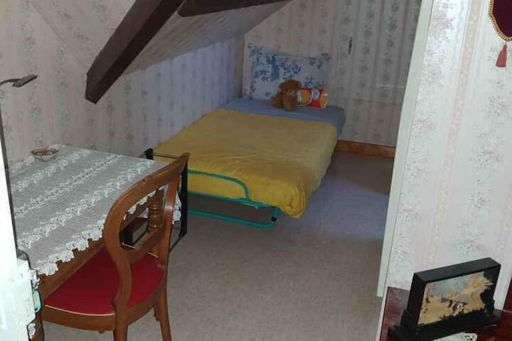 Room 4 of 4