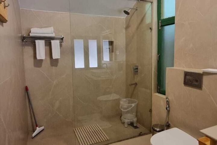 Room 60 of 99
