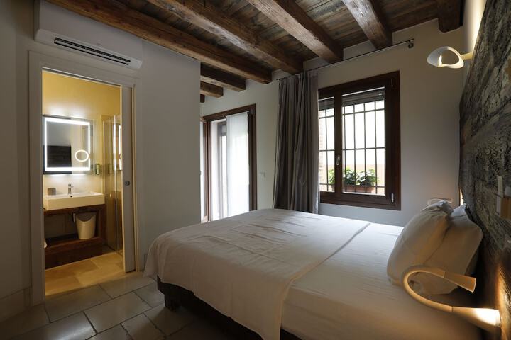 Room 20 of 67